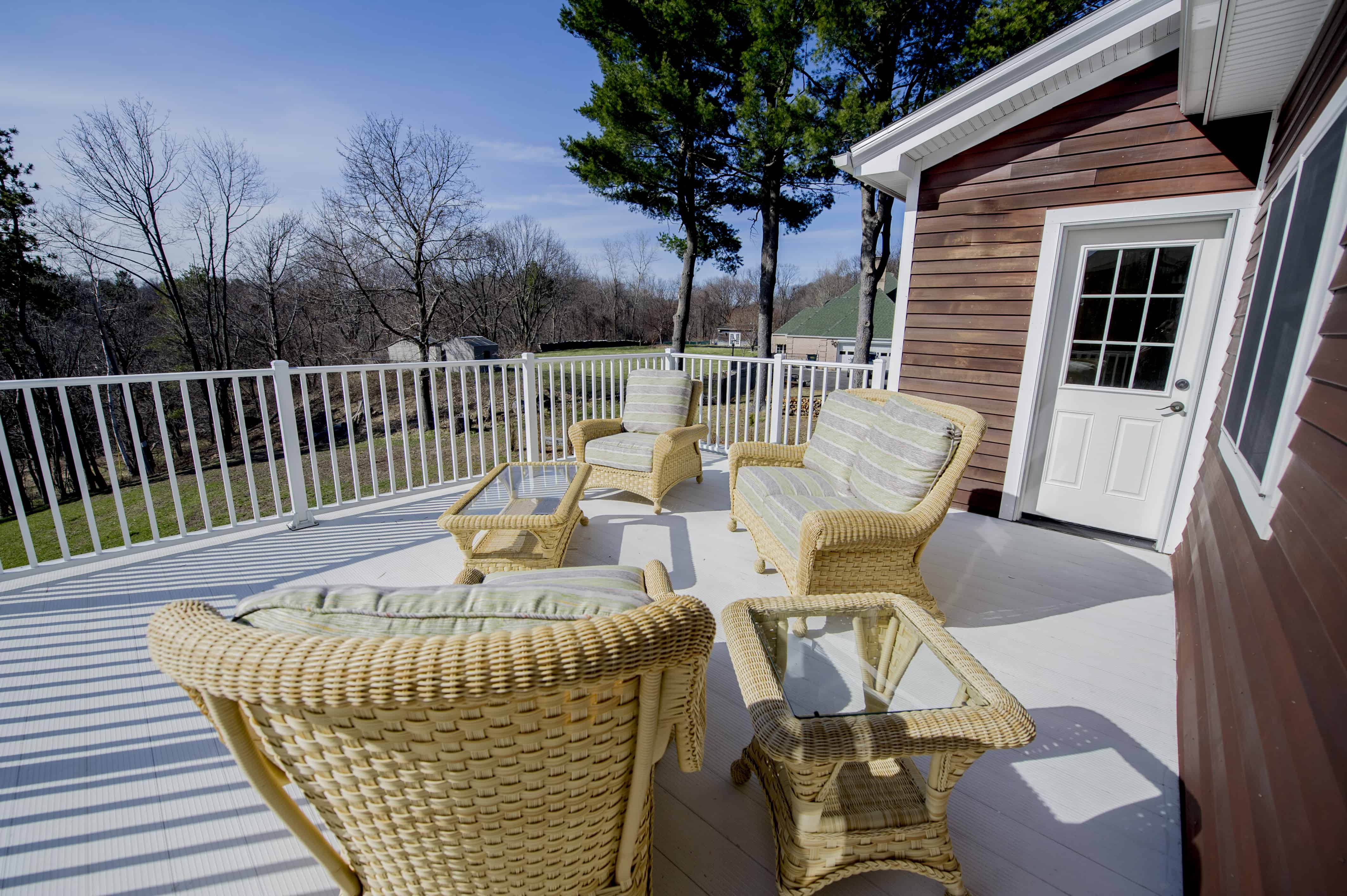 Brunswick Contractor adds Deck for Home Renovation